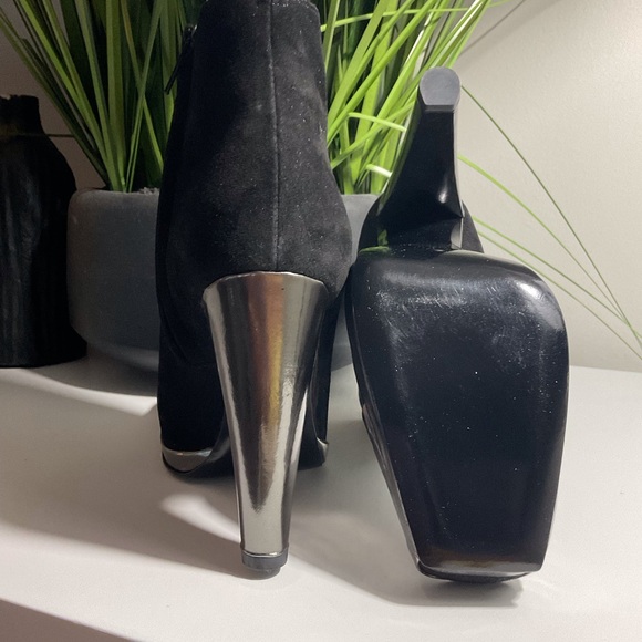 Pierre Hardy Color Block pattern Black Suede Sock Books. Size 6.5. Run small - Picture 9 of 9